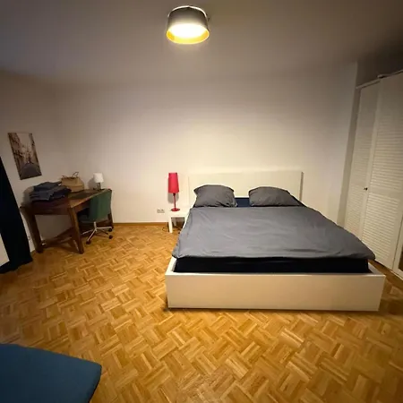 Upscale Ternes Paris