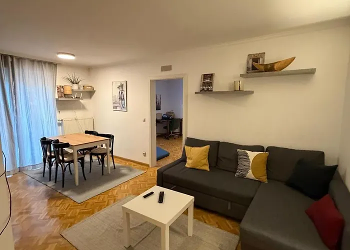 Upscale Ternes Lägenhet